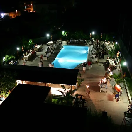 Maria 3* Pineto